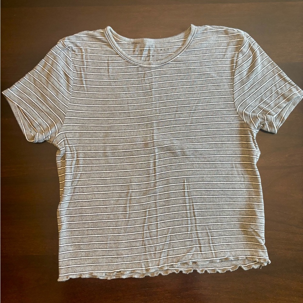 Aeropostale Gray Short Sleeve Tee